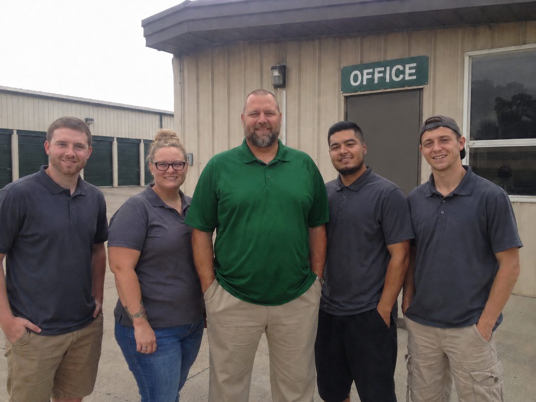 Pest control professionals in West Allis, WI